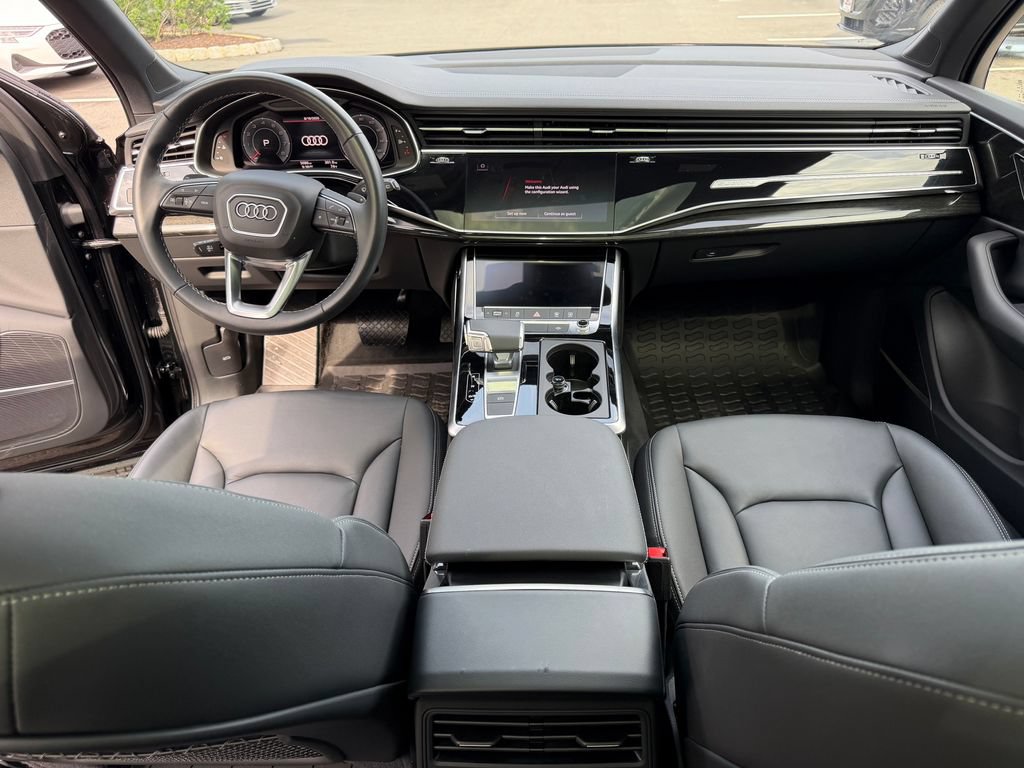 Used 2025 Audi Q7 2.0T Premium w/ Convenience Plus Package AWD/4WD image 19