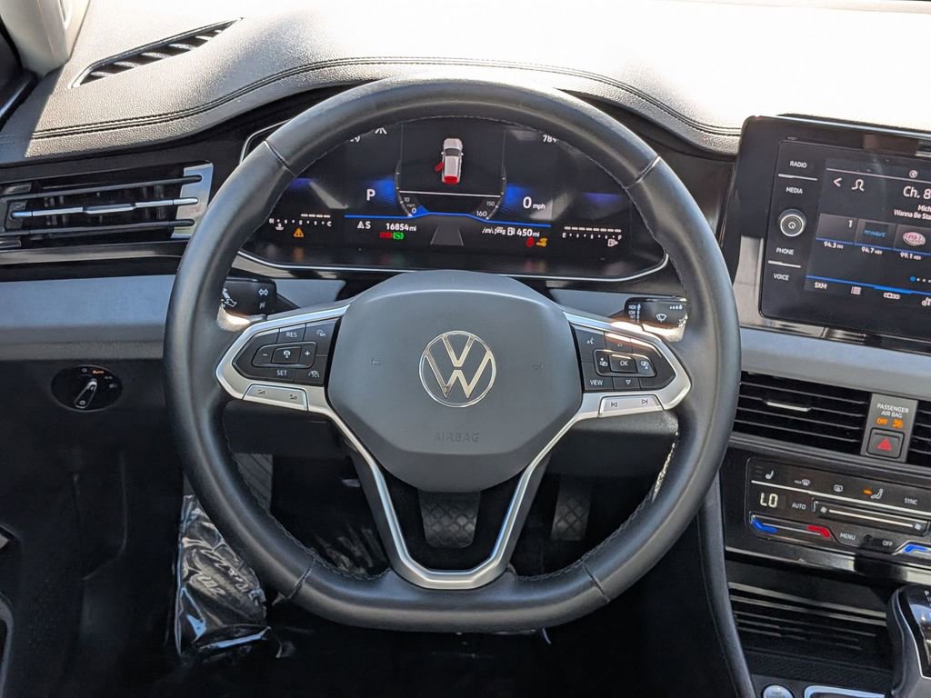 Used 2025 Volkswagen Jetta SE image 22