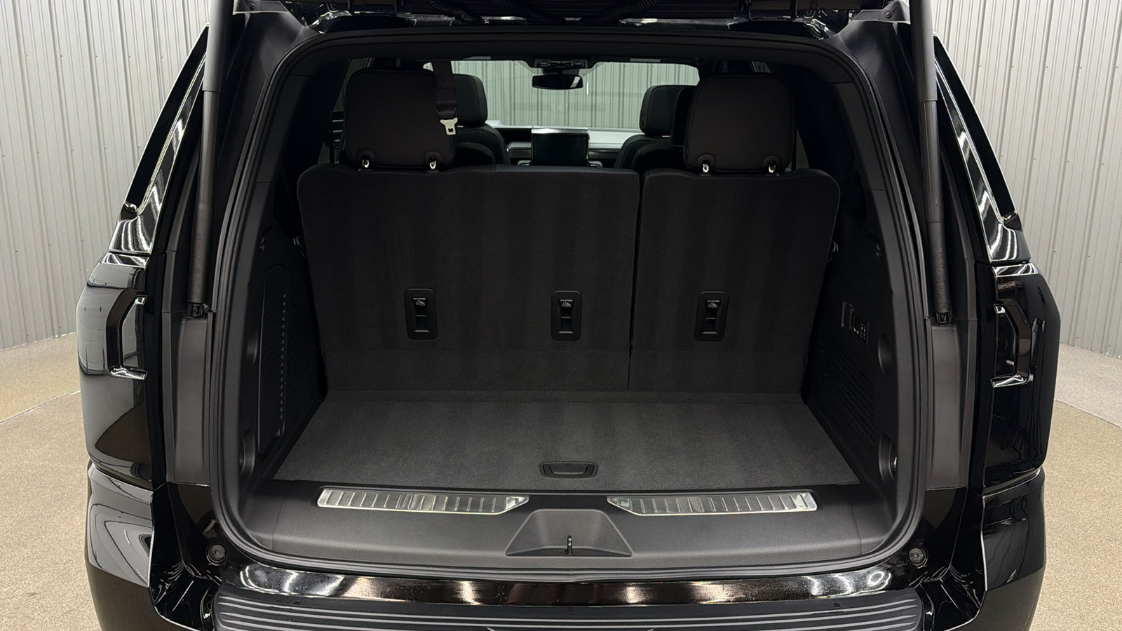 Used 2026 GMC Yukon AT4 AWD/4WD image 17
