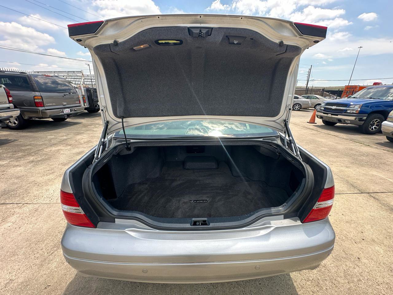 Used 2004 Lexus LS 430 RWD image 49