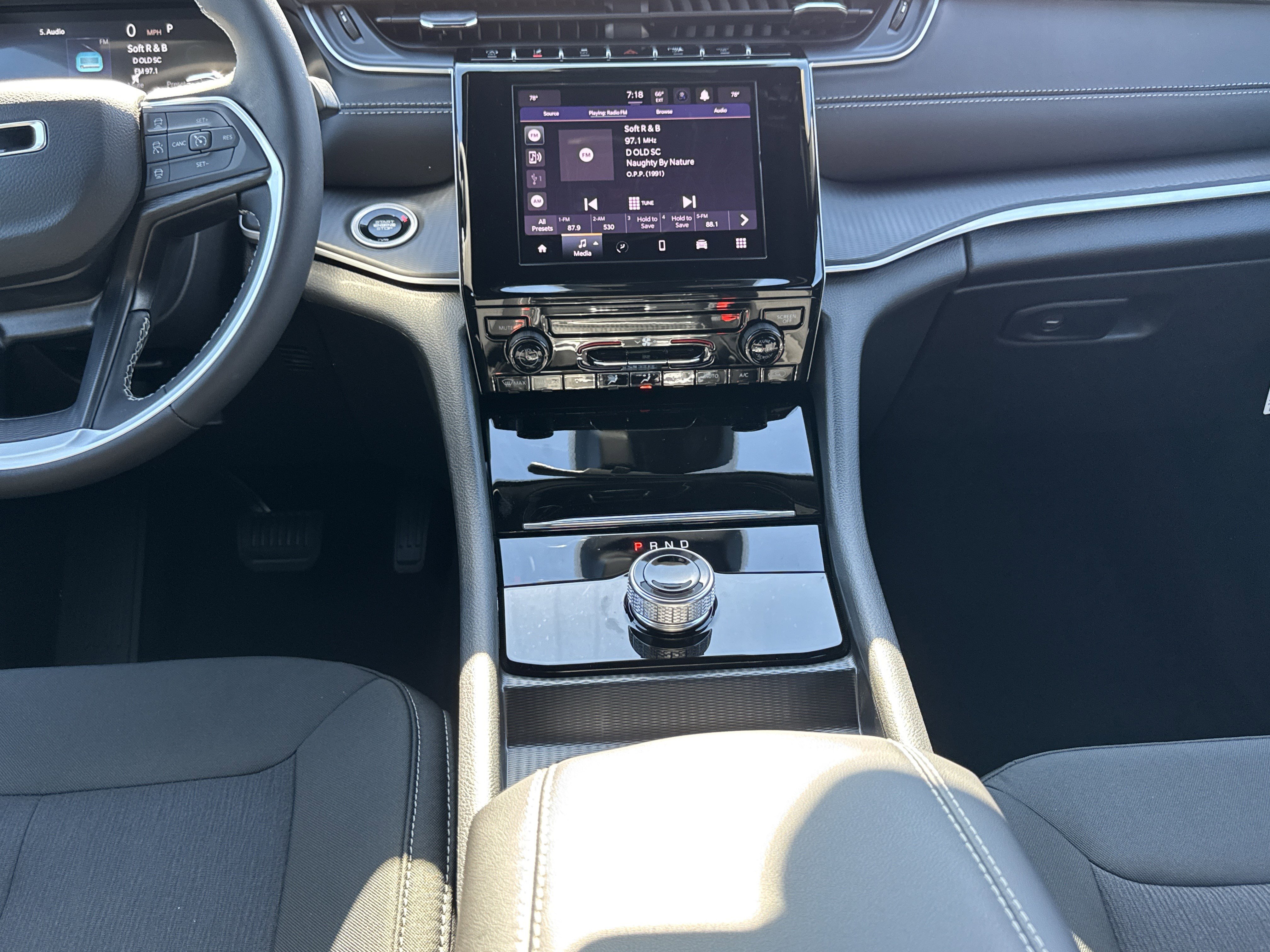 New 2025 Jeep Grand Cherokee Laredo X image 6