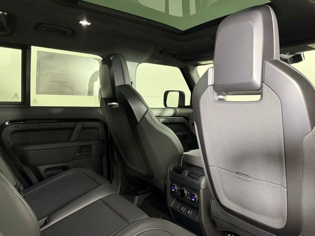 New 2026 Land Rover Defender 110 OCTA image 30