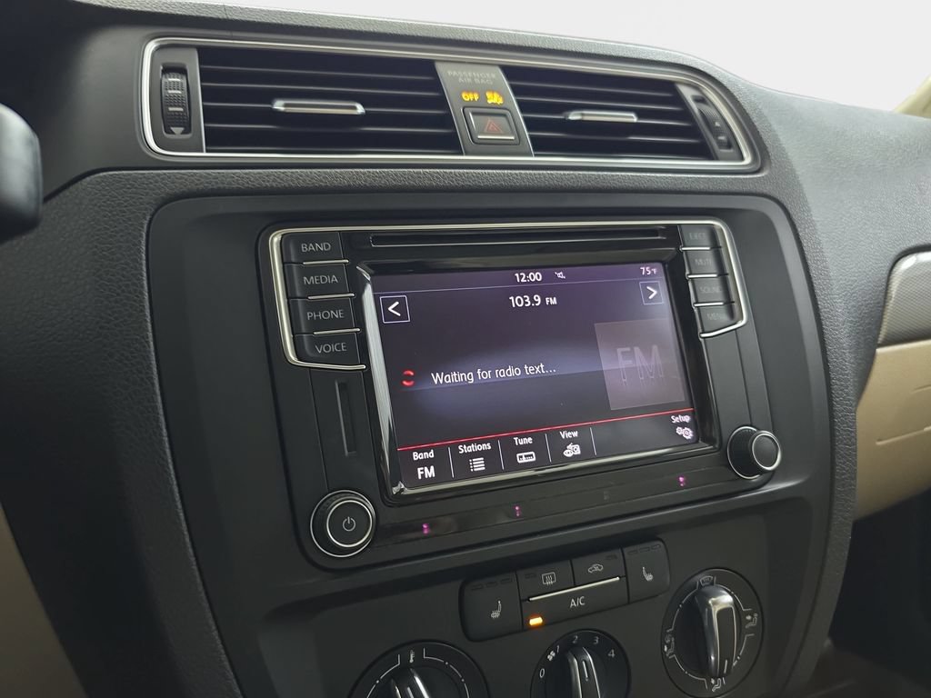 Used 2016 Volkswagen Jetta SE FWD image 22