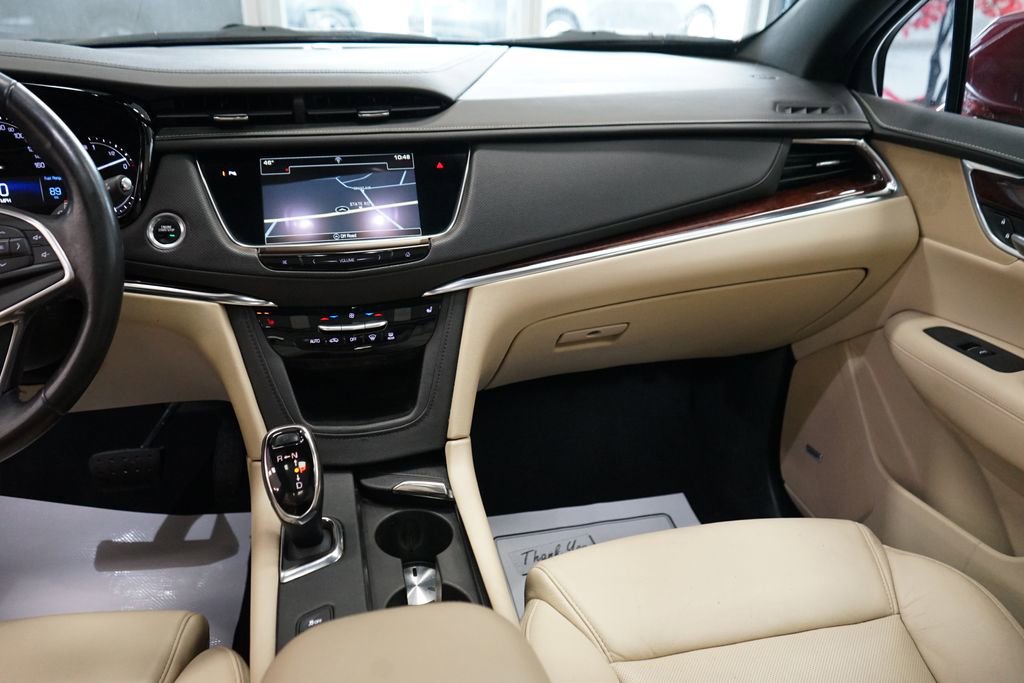 Used 2017 Cadillac XT5 Luxury w/ Driver Awareness Package AWD/4WD image 13
