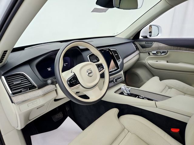 Certified 2024 Volvo XC90 T8 Ultimate w/ Protection Package Premier image 17