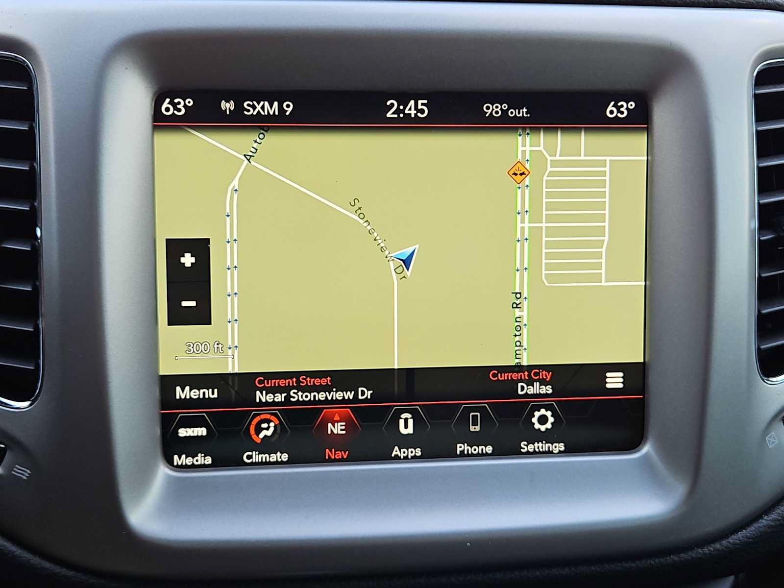 Used 2021 Jeep Compass Latitude w/ Driver Assistance Group FWD image 21