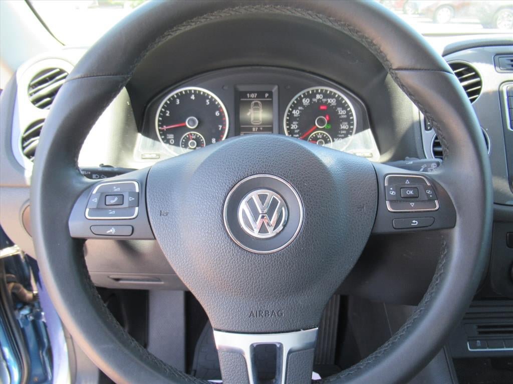 Used 2017 Volkswagen Tiguan Limited w/ Premium Package FWD image 20