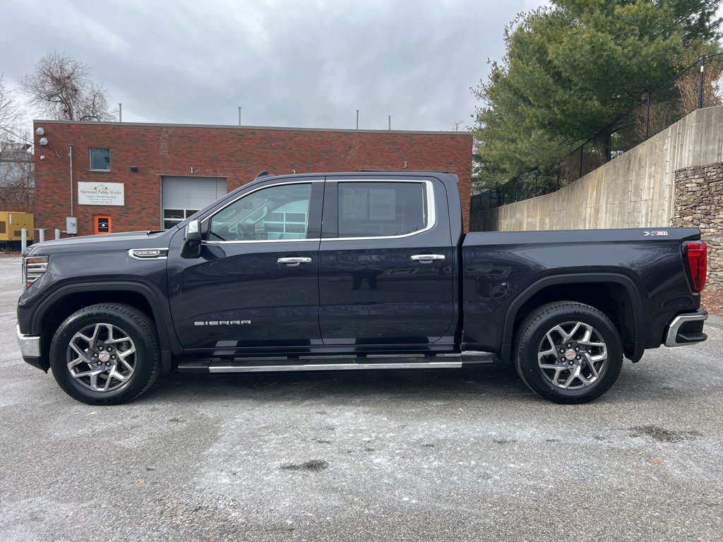 Used 2022 GMC Sierra 1500 SLT w/ SLT Premium Plus Package image 2