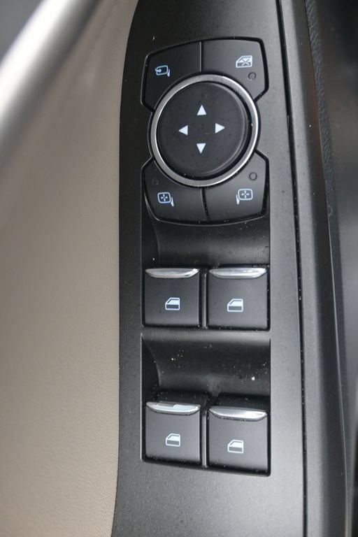 Used 2020 Ford Explorer Limited w/ Hybrid Equipment Group 310A AWD/4WD image 31