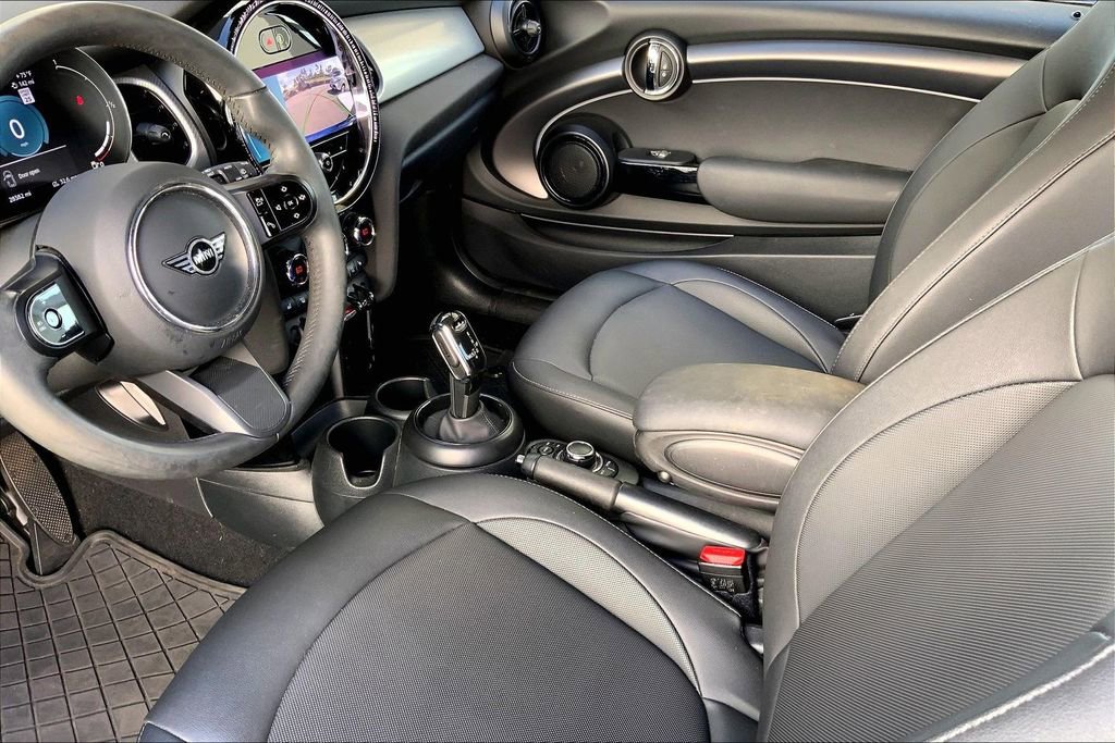 Certified 2024 MINI Cooper 2-Door Hardtop FWD image 18