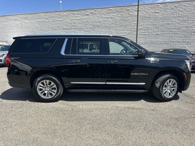 Used 2025 GMC Yukon XL Denali AWD/4WD image 3