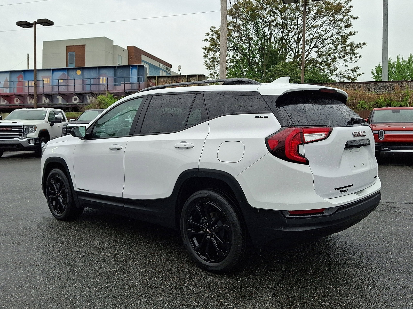 Certified 2022 GMC Terrain SLE w/ Driver Convenience Package AWD/4WD image 4