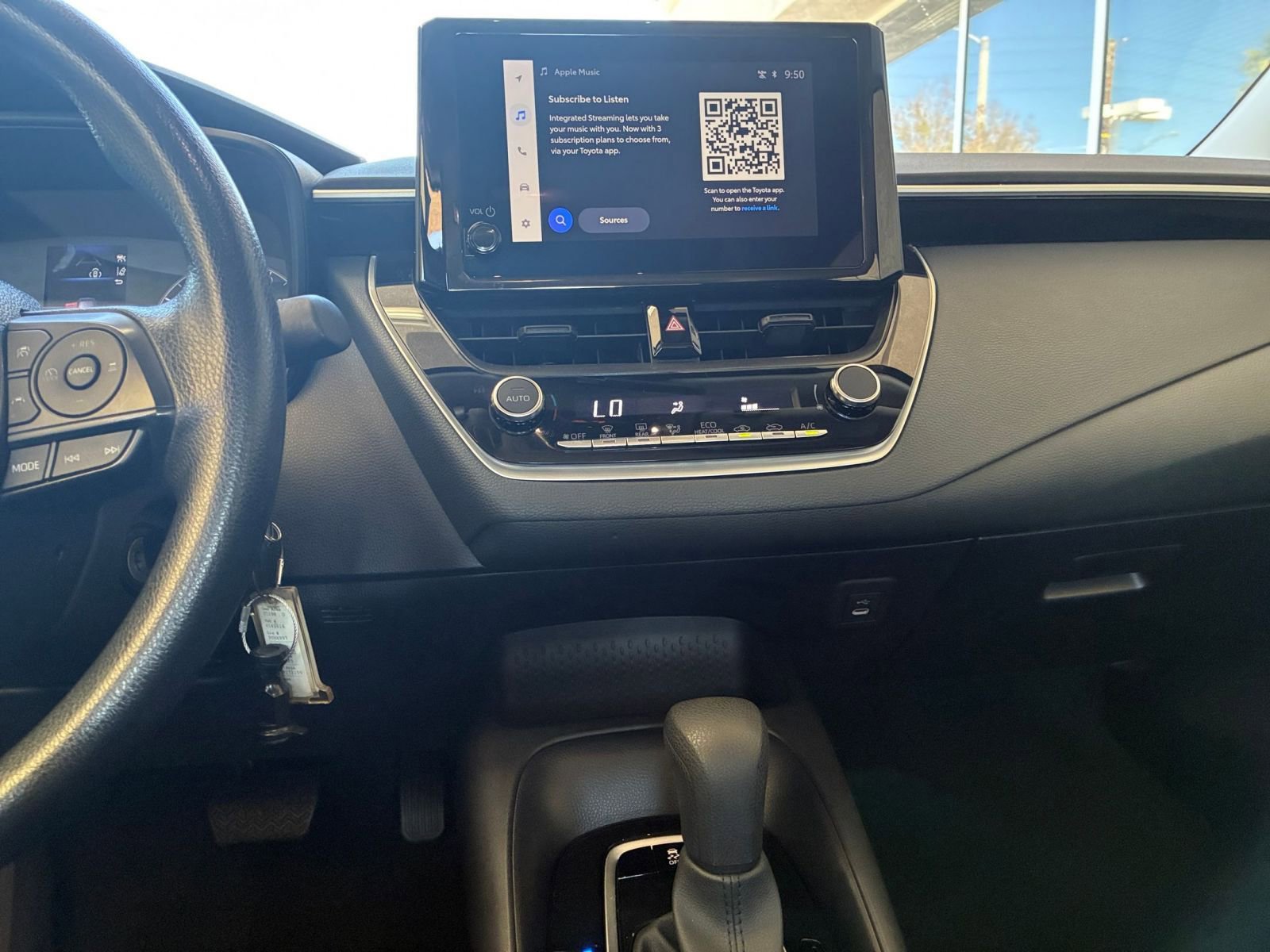 Used 2025 Toyota Corolla LE image 17