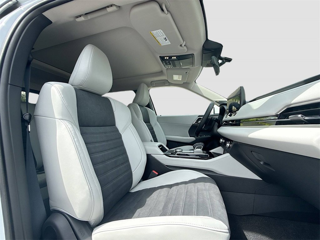 New 2025 Mitsubishi Outlander SE image 31