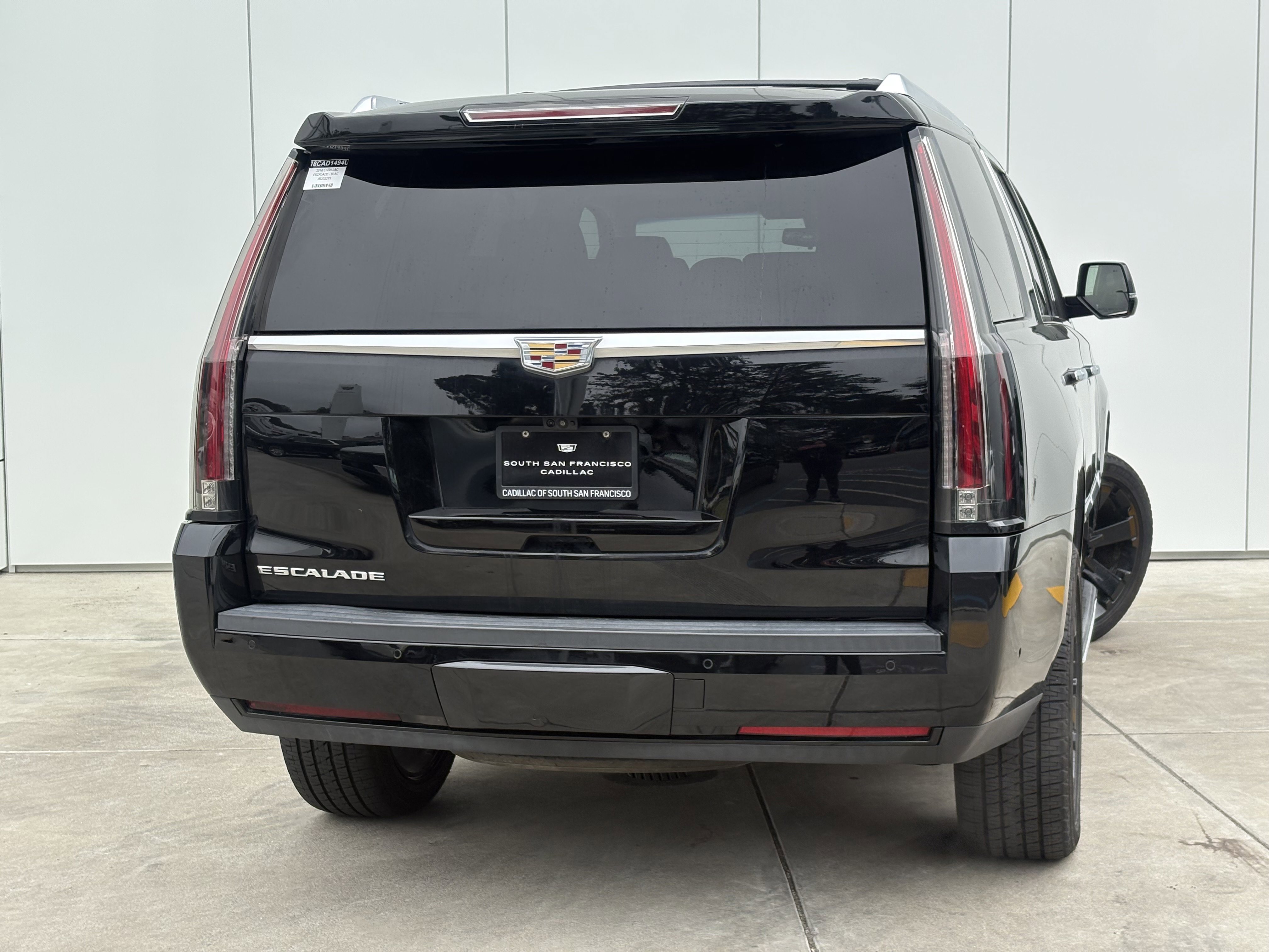 Used 2018 Cadillac Escalade Luxury image 6