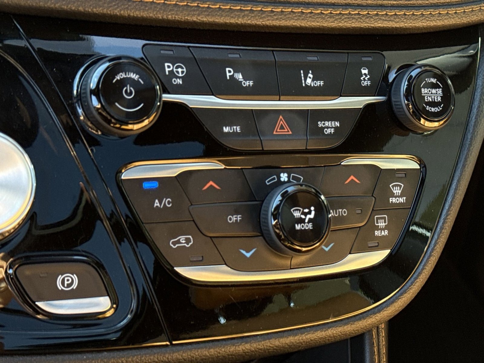 Used 2021 Chrysler Pacifica Pinnacle image 21