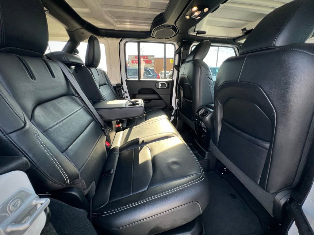 Used 2022 Jeep Wrangler Unlimited Sahara w/ Cold Weather Group image 28