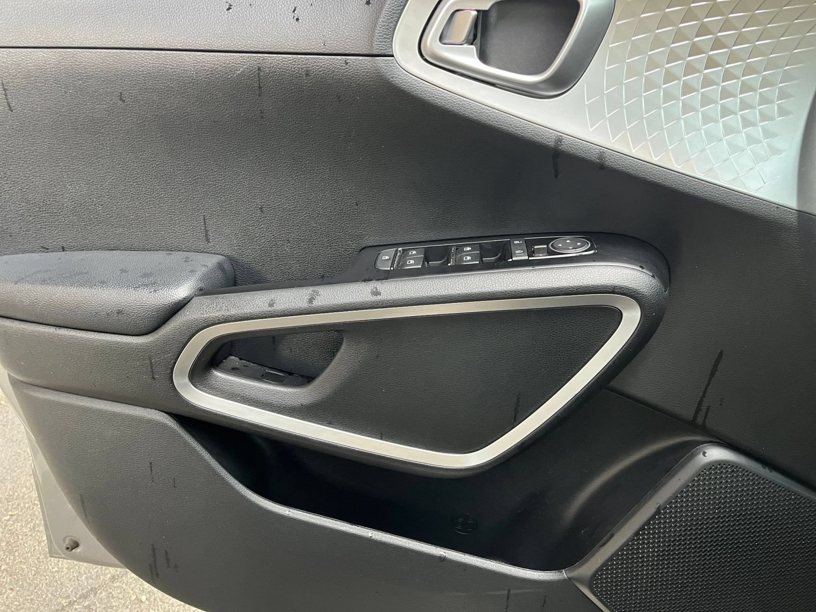 Used 2025 Kia Soul LX w/ LX Technology Package FWD image 18