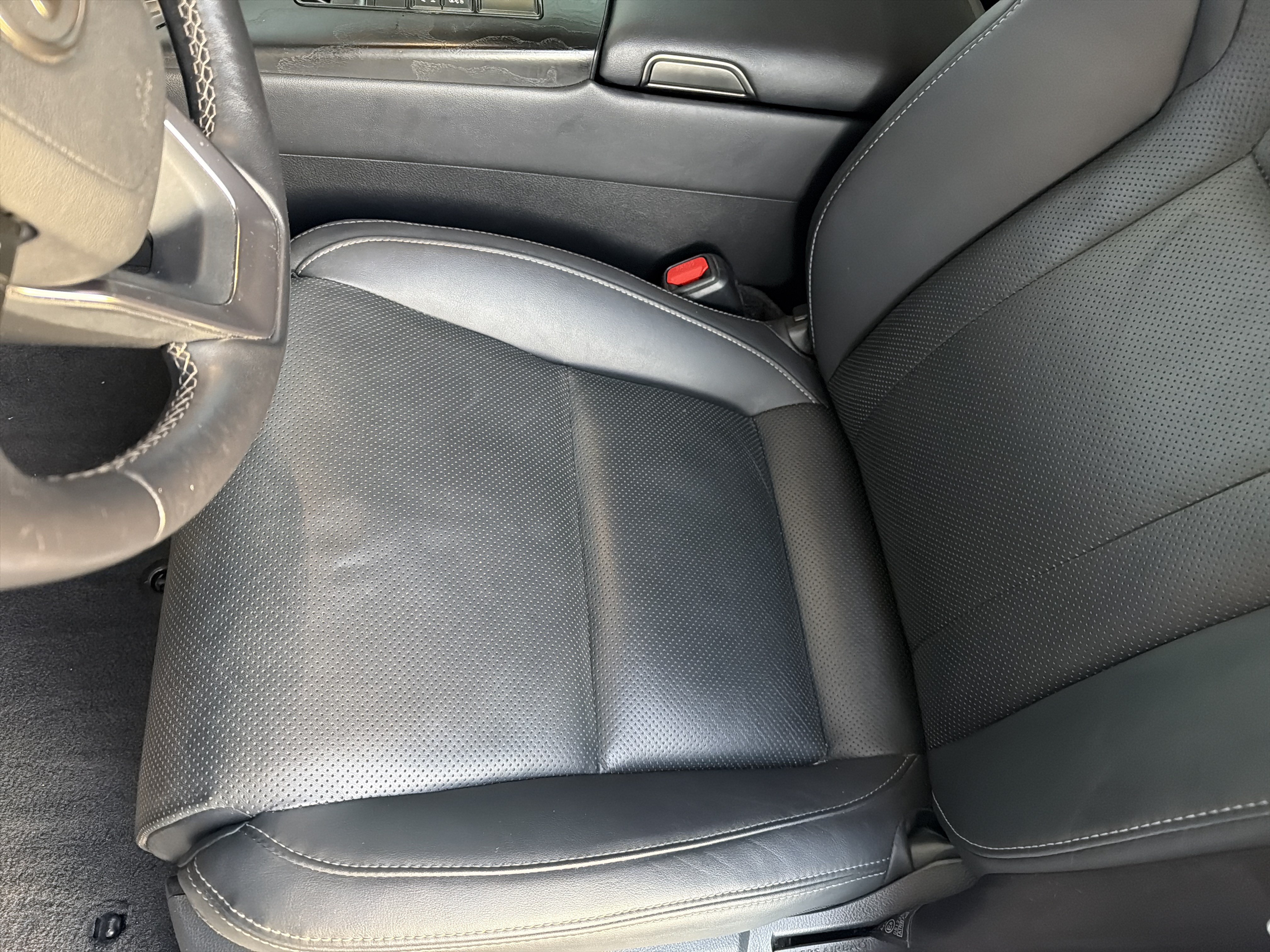 Used 2022 Lexus LX 600 4WD w/ Interior Upgrade Package image 16