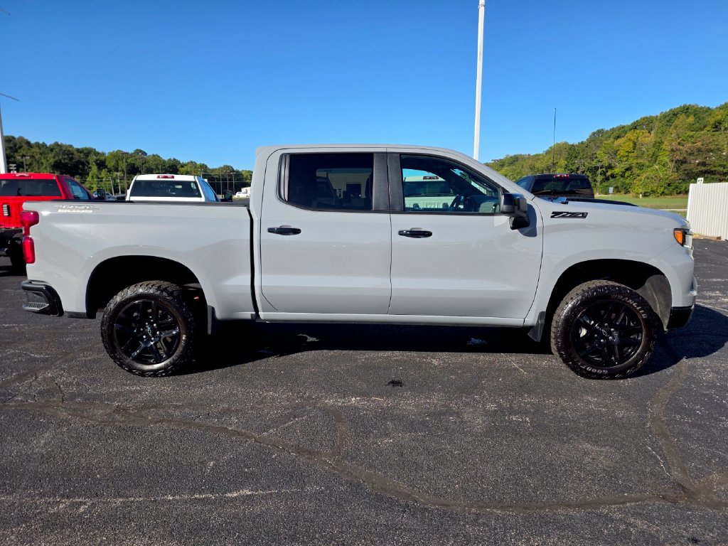 Used 2024 Chevrolet Silverado 1500 LT Trail Boss w/ Convenience Package II AWD/4WD image 10