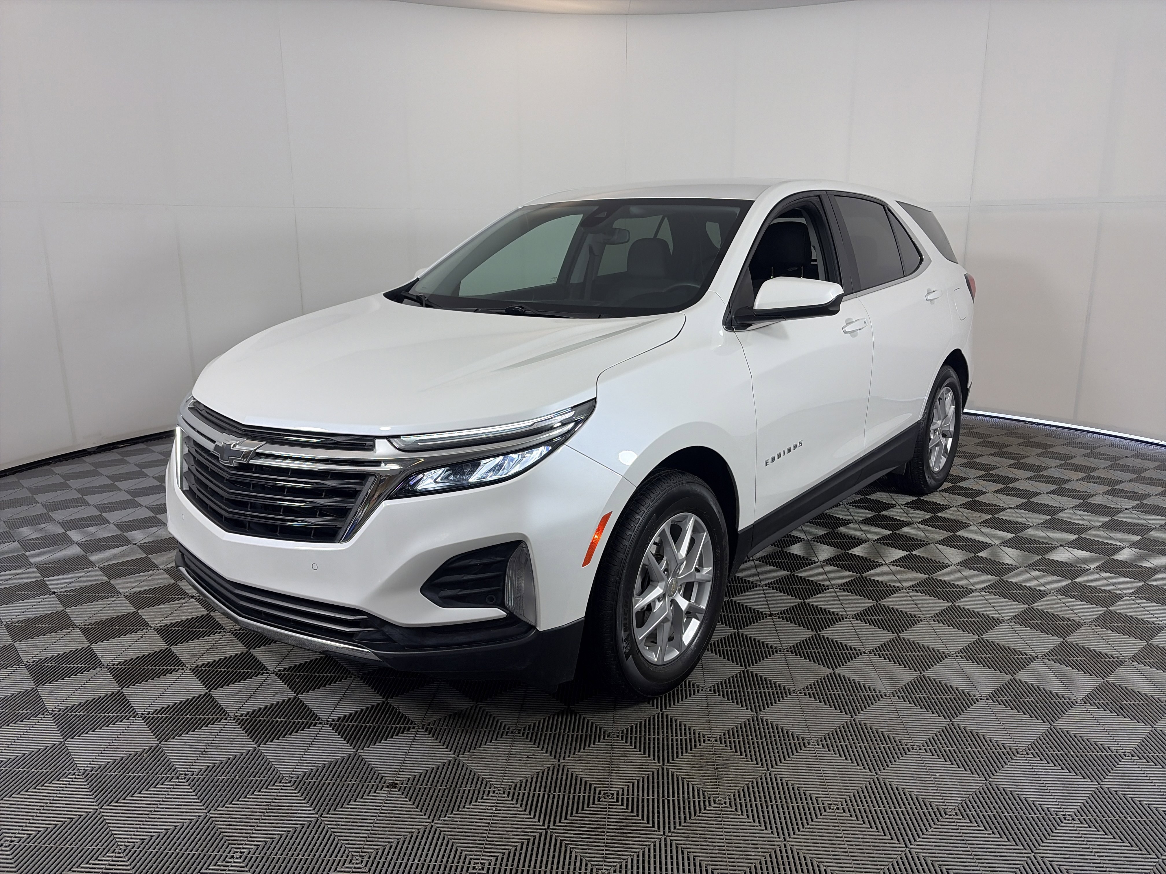 Used 2024 Chevrolet Equinox LT w/ LPO, Floor Liner Package image 2