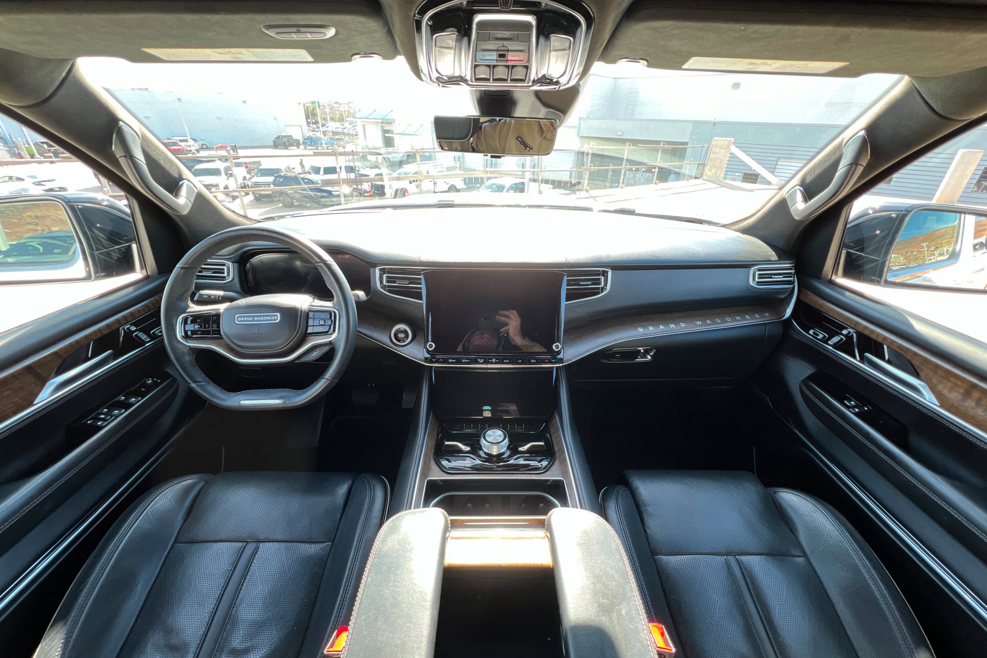 Used 2023 Jeep Grand Wagoneer L Series II image 9