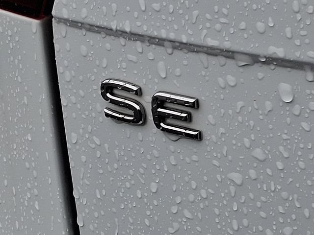 Used 2022 Volkswagen Tiguan SE AWD/4WD image 31