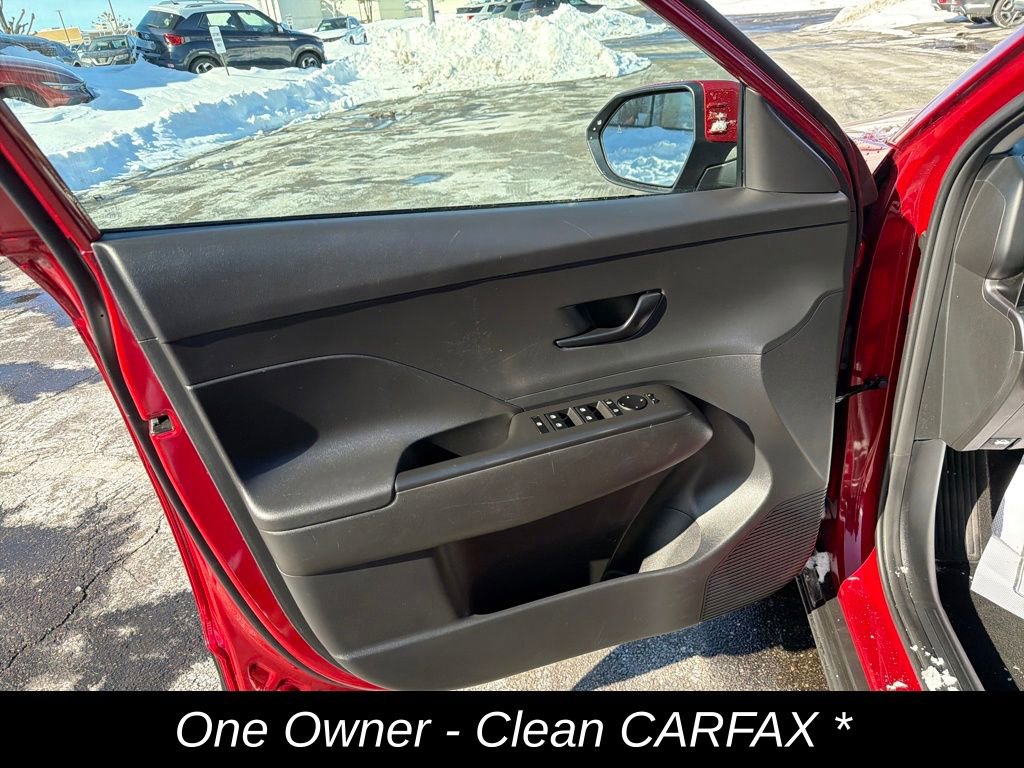 Certified 2025 Hyundai Kona SEL image 11