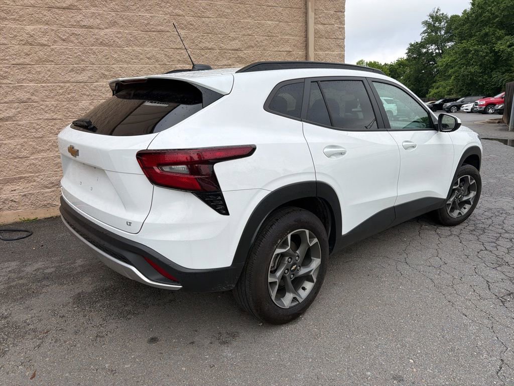 Used 2024 Chevrolet Trax LT FWD image 5