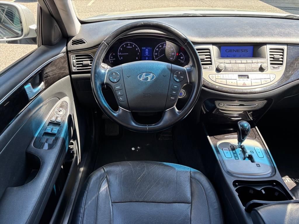 Used 2013 Hyundai Genesis 3.8 image 12
