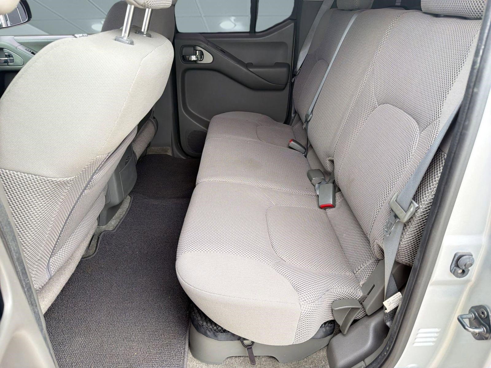 Used 2012 Nissan Frontier SV w/ SV Premium Utility Pkg RWD image 15