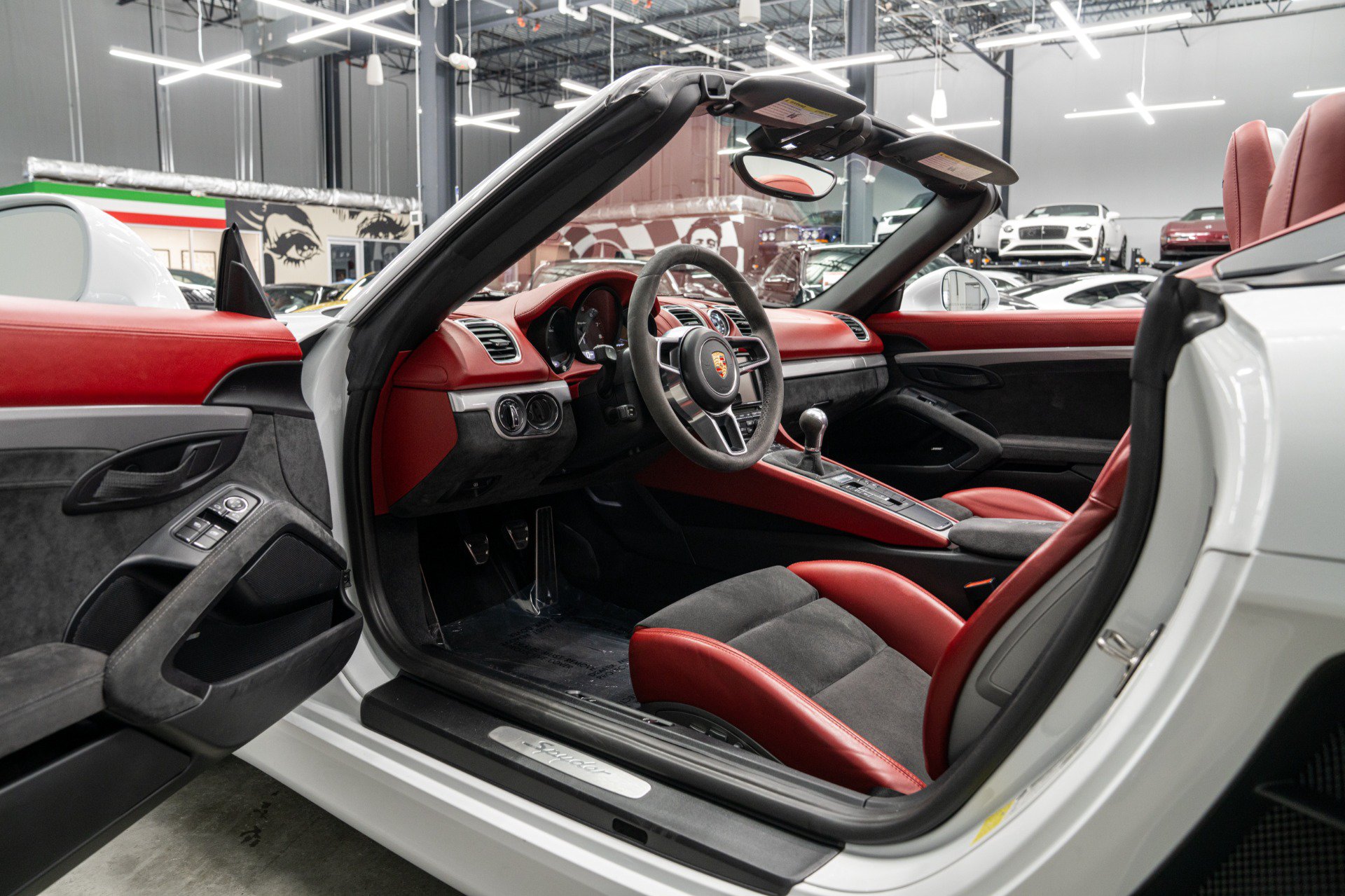Used 2016 Porsche Boxster Spyder RWD image 23
