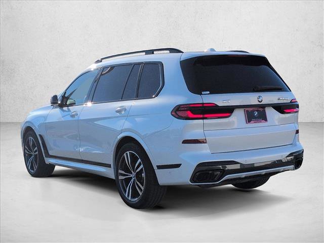Used 2025 BMW X7 M60i image 8