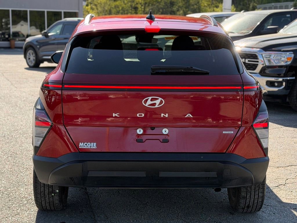 Used 2025 Hyundai Kona SEL AWD/4WD image 4