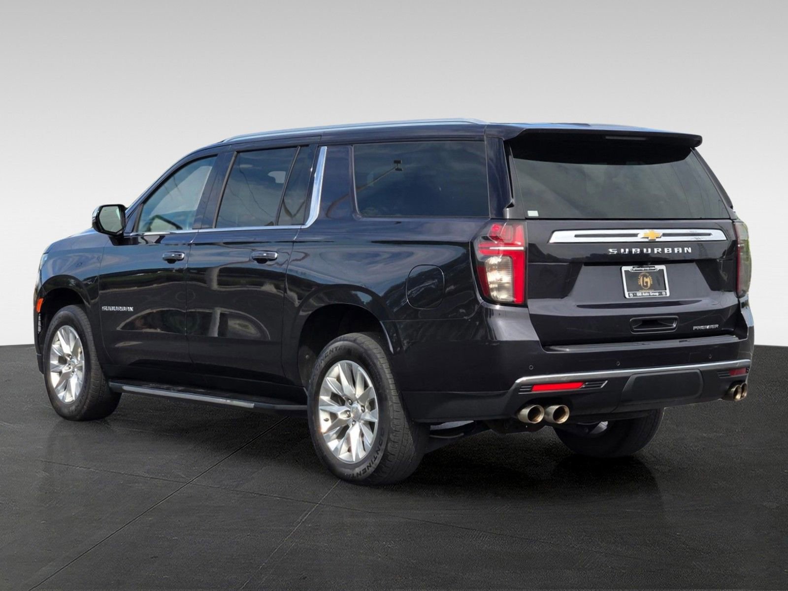 Used 2023 Chevrolet Suburban Premier AWD/4WD image 6