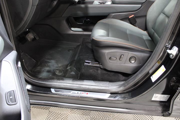 Certified 2024 GMC Acadia AT4 w/ Luxury Package image 17