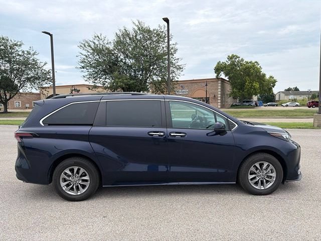 Certified 2024 Toyota Sienna XLE w/ XLE Plus Package FWD image 12