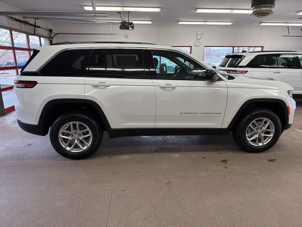 New 2025 Jeep Grand Cherokee Laredo X w/ Luxury Tech Group I AWD/4WD image 31