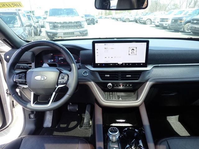 Used 2025 Ford Explorer Platinum AWD/4WD image 22