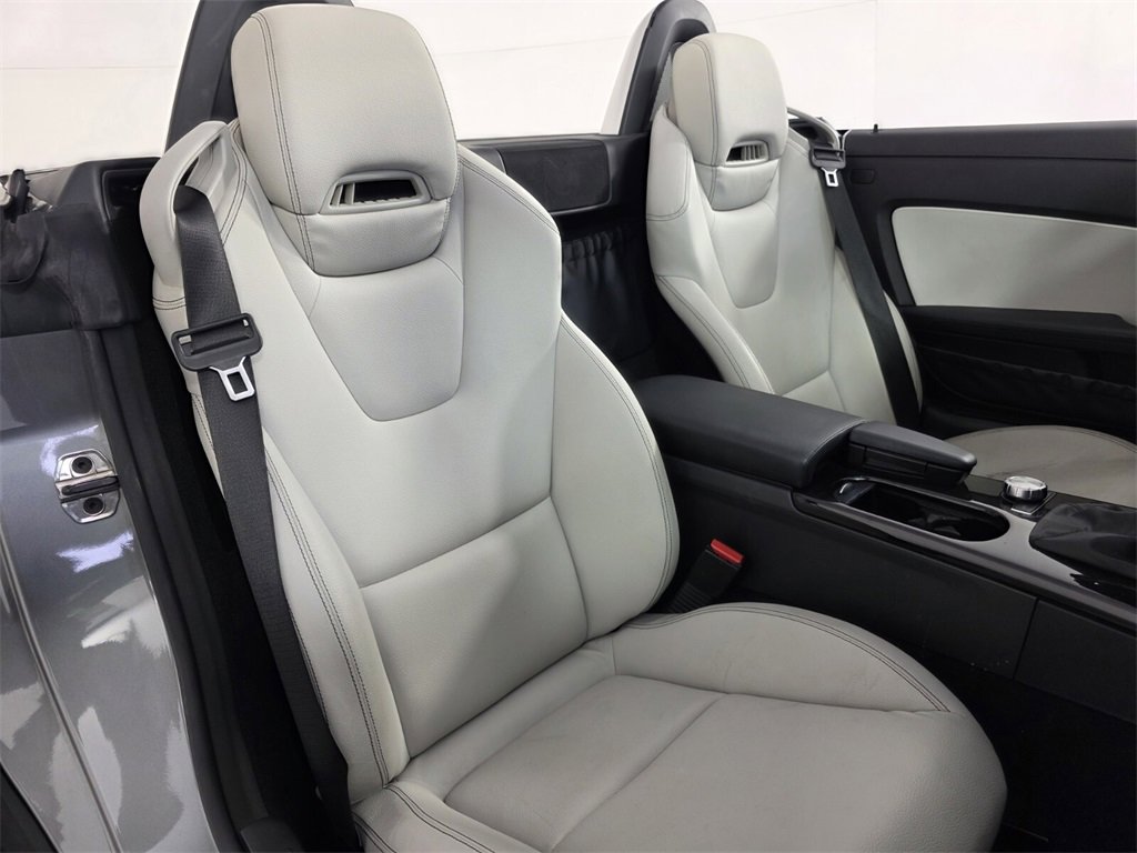 Used 2015 Mercedes-Benz SLK 250 image 25