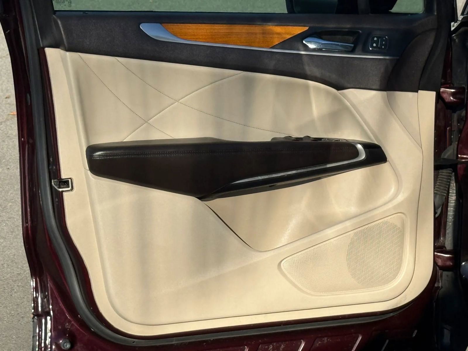 Used 2019 Lincoln MKC Select w/ Select Plus Package image 13