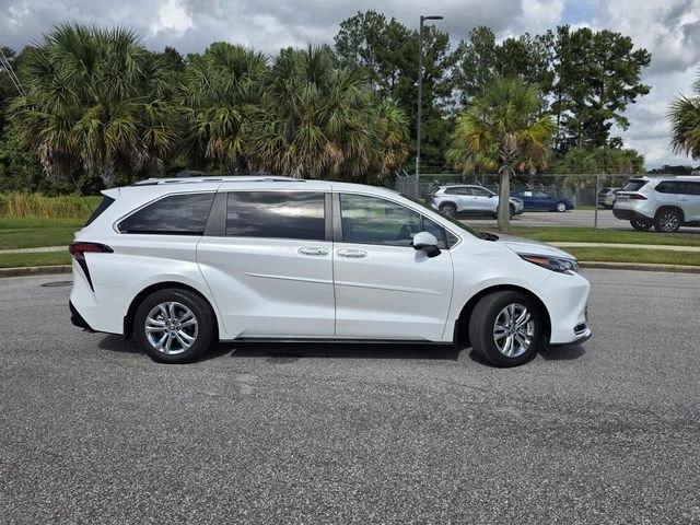Used 2024 Toyota Sienna Platinum AWD/4WD image 42