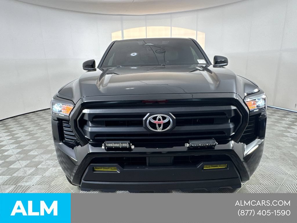 Used 2025 Toyota Tacoma SR5 AWD/4WD image 2