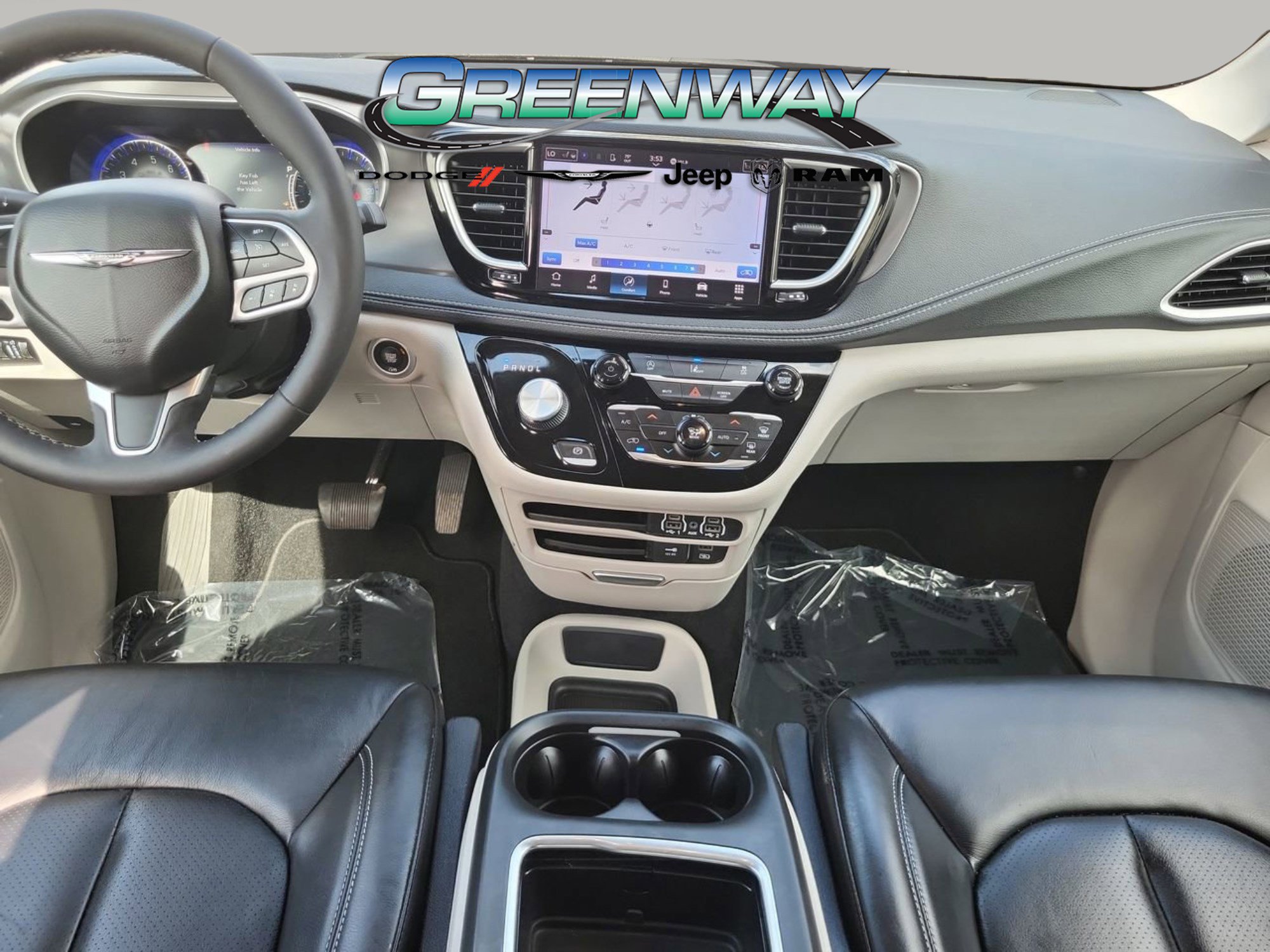 Used 2022 Chrysler Pacifica Touring-L image 13