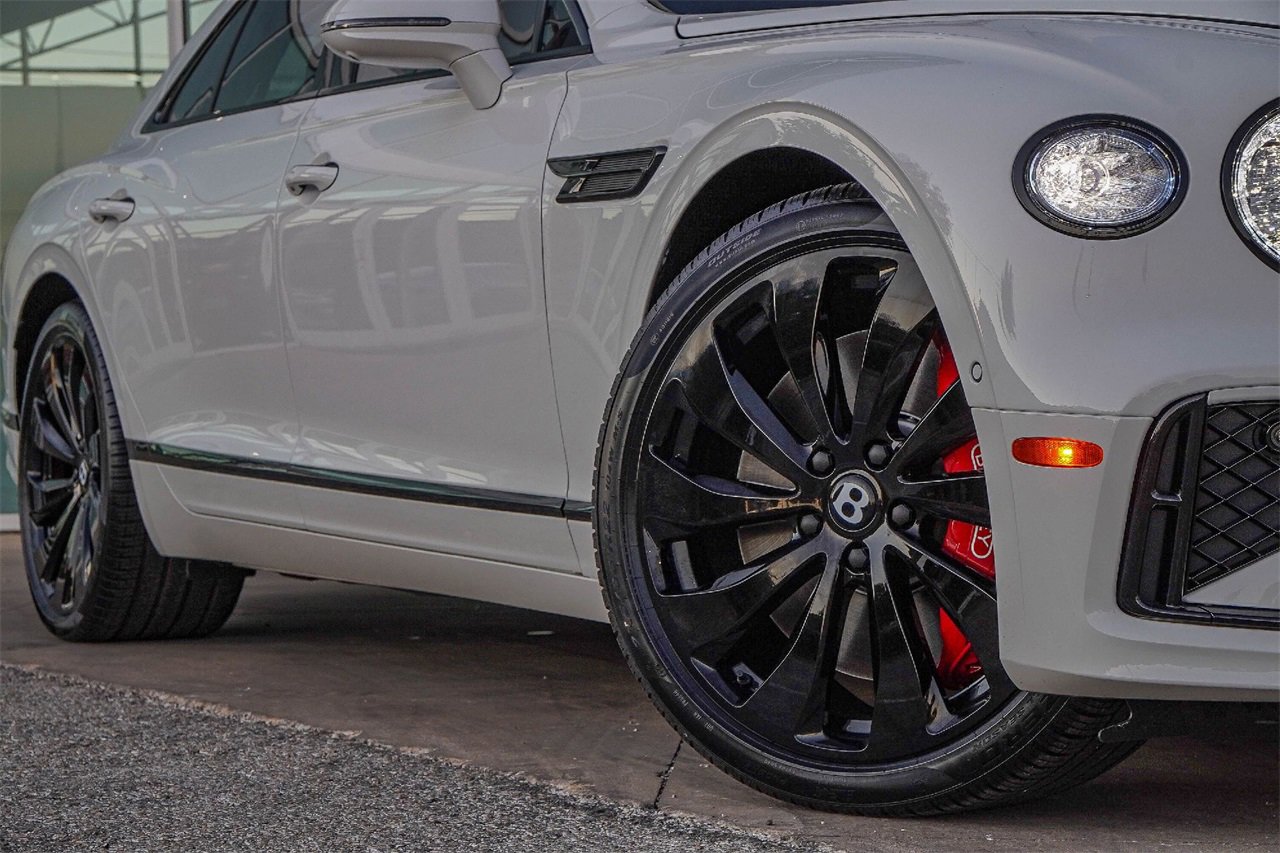 New 2026 Bentley Flying Spur Plug-In Hybrid image 2