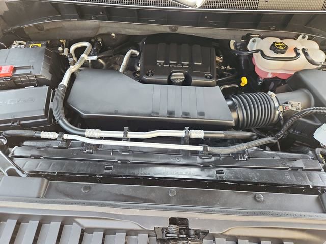 Used 2025 Chevrolet Silverado 1500 RST w/ LPO, Dark Essentials Package RWD image 29