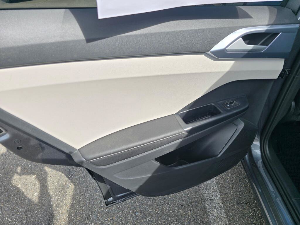 New 2026 Volkswagen Taos SE AWD/4WD image 32
