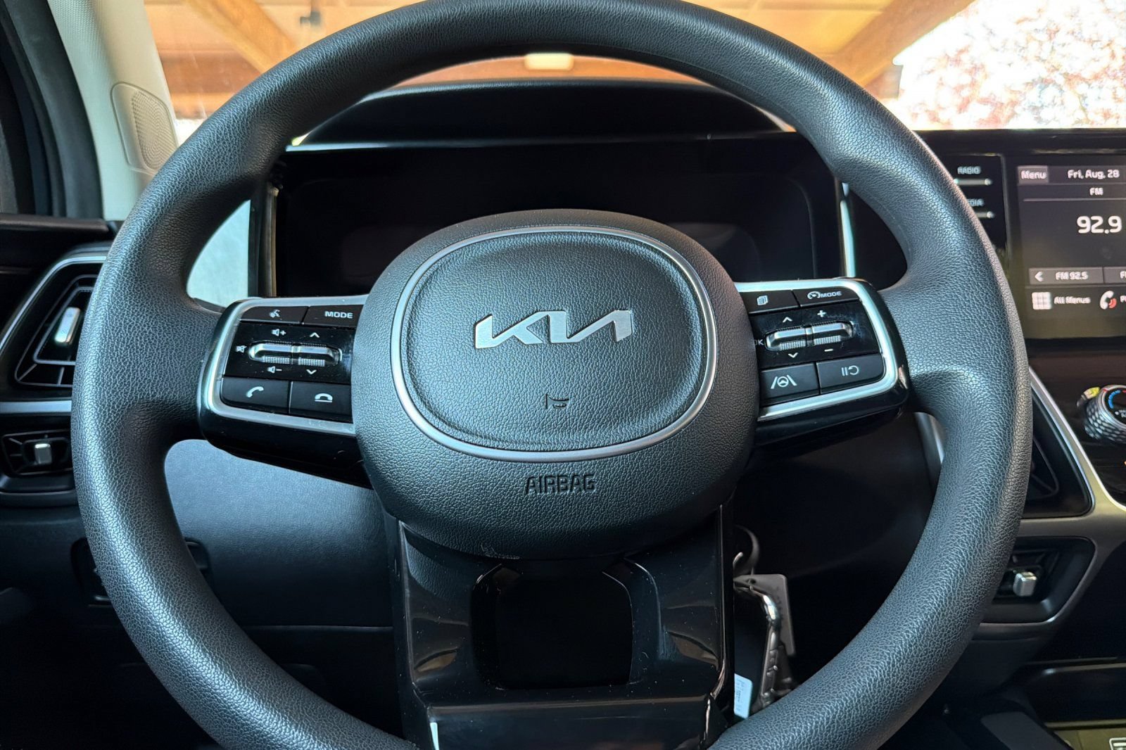 Used 2023 Kia Sorento LX AWD/4WD image 23