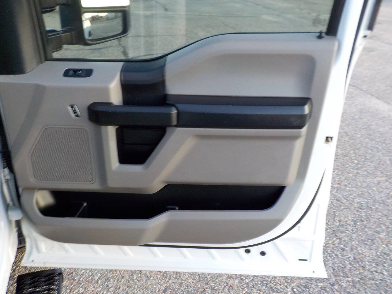 Used 2019 Ford F350 XL w/ Power Equipment Group image 29