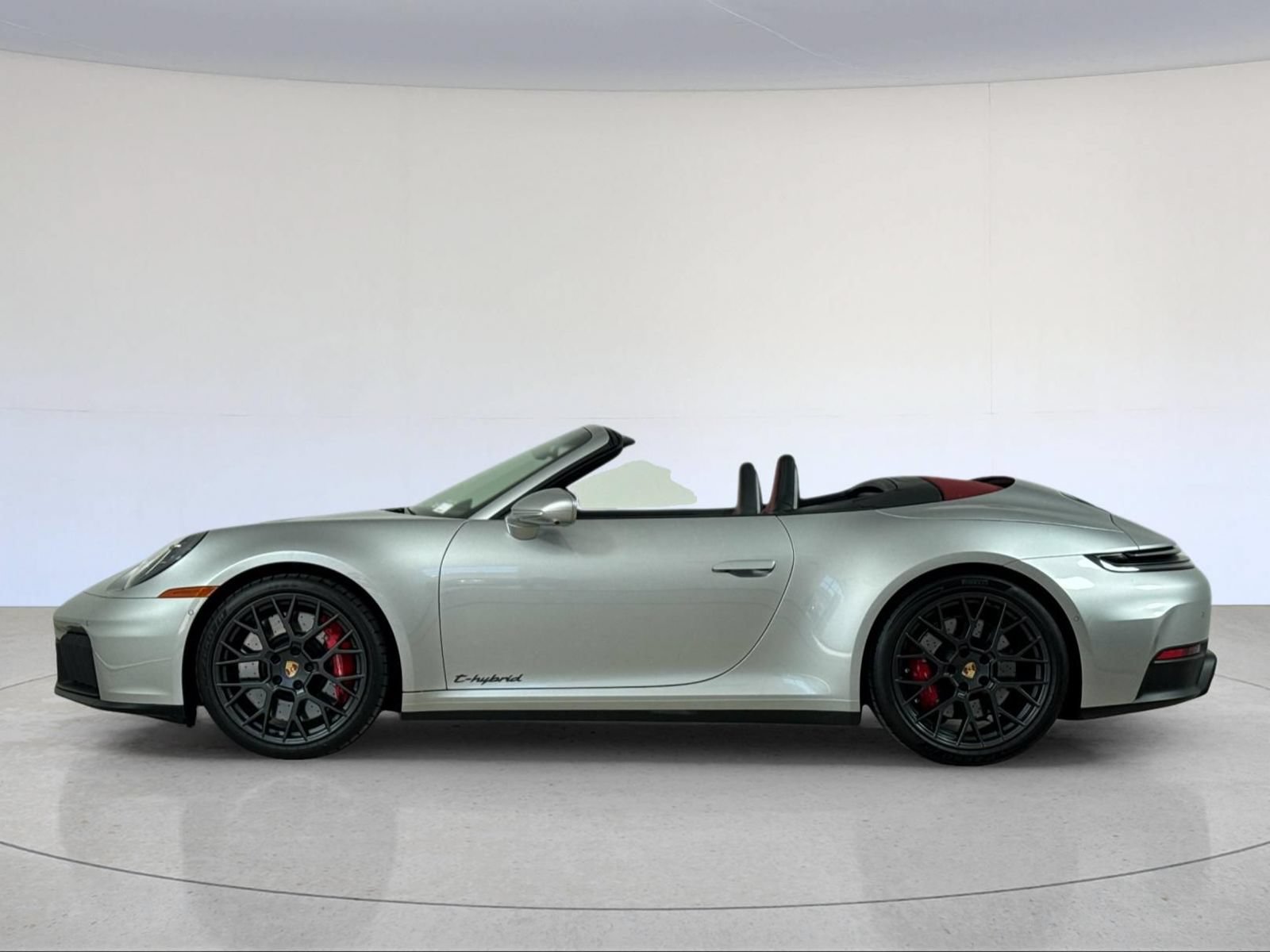 Certified 2025 Porsche 911 Carrera 4 GTS AWD/4WD image 2